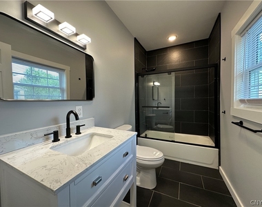 128 Caroline Avenue - Photo Thumbnail 16