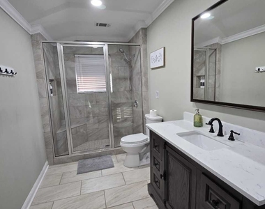 402 Meriwether Street - Photo Thumbnail 14