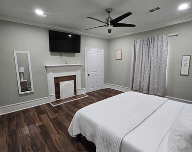 402 Meriwether Street - Photo Thumbnail 18