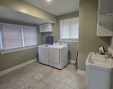402 Meriwether Street - Photo Thumbnail 30