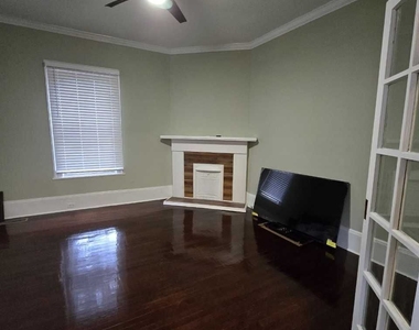 402 Meriwether Street - Photo Thumbnail 6