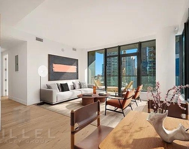 Rockwell Pl - Photo Thumbnail 2