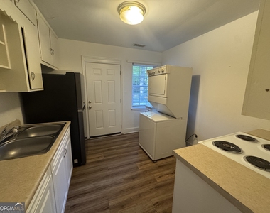 253 Springdale Street - Photo Thumbnail 2
