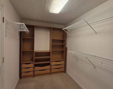 4585 Brook Farms Court - Photo Thumbnail 11
