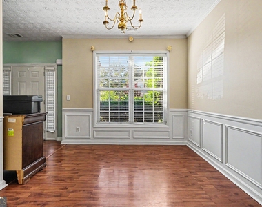 375 Clairidge Lane - Photo Thumbnail 8