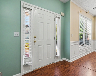 375 Clairidge Lane - Photo Thumbnail 3