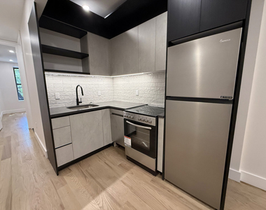 2320 Bedford Ave - Photo Thumbnail 2