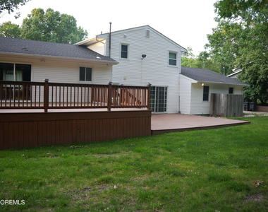 221 New Central Avenue - Photo Thumbnail 6