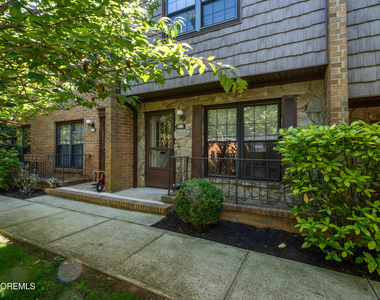 321 Spring Street - Photo Thumbnail 3