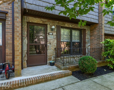 321 Spring Street - Photo Thumbnail 2