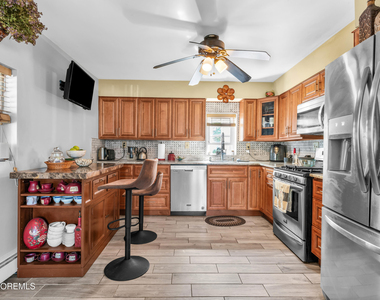 12 Jacobson Street - Photo Thumbnail 2