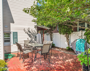 12 Jacobson Street - Photo Thumbnail 13