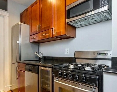 2 Avenue - Photo Thumbnail 5