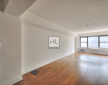 East 57 Street - Photo Thumbnail 1