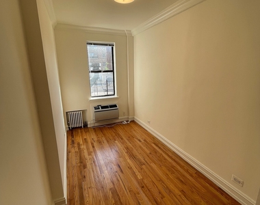 York Avenue - Photo Thumbnail 5