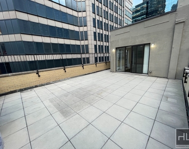 West 55 Street - Photo Thumbnail 3