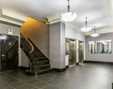 West 55 Street - Photo Thumbnail 4