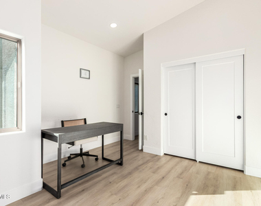 3034 N 39th Street - Photo Thumbnail 14