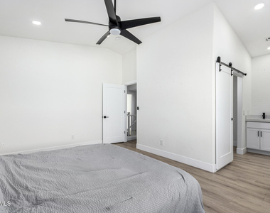 3034 N 39th Street - Photo Thumbnail 8
