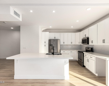 3034 N 39th Street - Photo Thumbnail 1