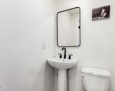 3034 N 39th Street - Photo Thumbnail 7