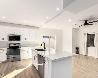 3034 N 39th Street - Photo Thumbnail 3