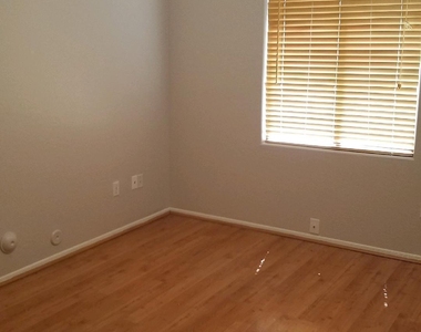 2045 E Indian Wells Drive - Photo Thumbnail 16