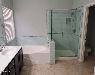 2045 E Indian Wells Drive - Photo Thumbnail 12