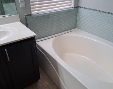 2045 E Indian Wells Drive - Photo Thumbnail 14
