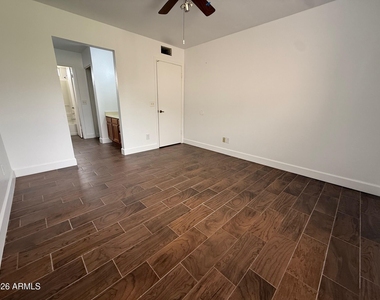 10610 S 48th Street - Photo Thumbnail 4