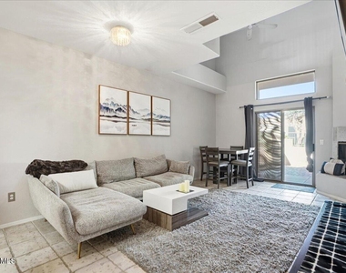 9070 E Gary Road - Photo Thumbnail 3