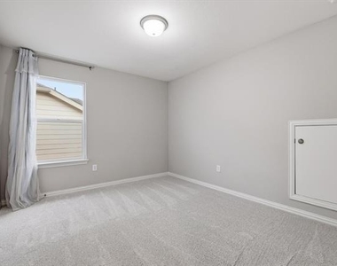 817 Adelyn Street - Photo Thumbnail 22