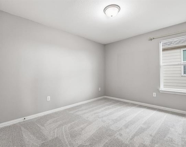 817 Adelyn Street - Photo Thumbnail 23