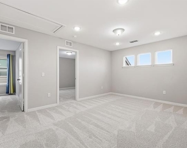 817 Adelyn Street - Photo Thumbnail 18