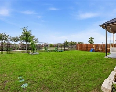 817 Adelyn Street - Photo Thumbnail 26