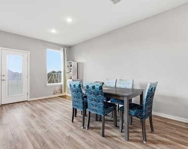 817 Adelyn Street - Photo Thumbnail 11