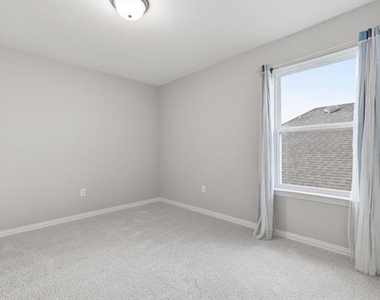 817 Adelyn Street - Photo Thumbnail 20