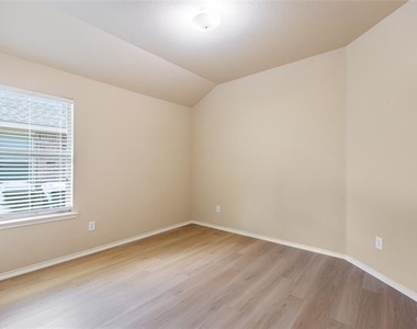 5213 Rustic Ridge Drive - Photo Thumbnail 18