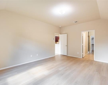 5213 Rustic Ridge Drive - Photo Thumbnail 12