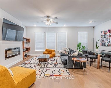 3521 Treasure Drive - Photo Thumbnail 7