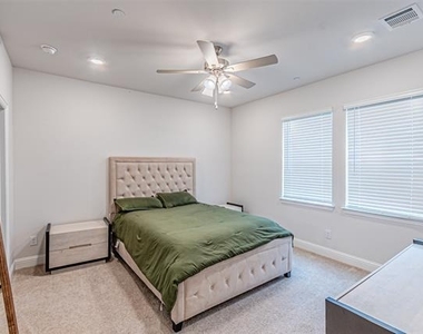 3521 Treasure Drive - Photo Thumbnail 20