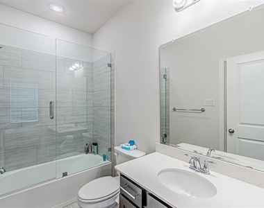 3521 Treasure Drive - Photo Thumbnail 17