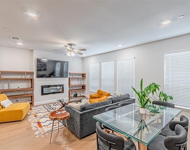 3521 Treasure Drive - Photo Thumbnail 8