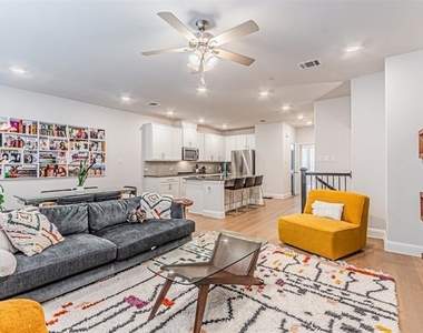 3521 Treasure Drive - Photo Thumbnail 10