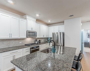 3521 Treasure Drive - Photo Thumbnail 4