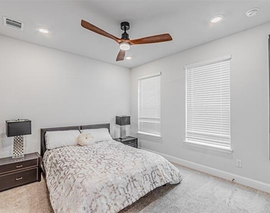 3521 Treasure Drive - Photo Thumbnail 15