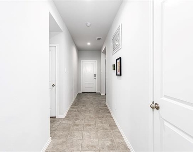 417 Destin Drive - Photo Thumbnail 6
