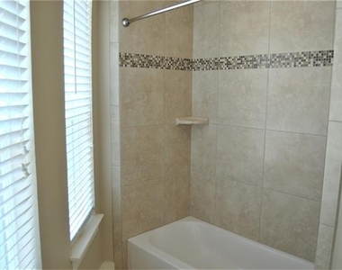 213 Lily Lane - Photo Thumbnail 25