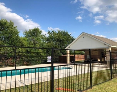 213 Lily Lane - Photo Thumbnail 33