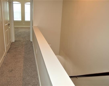 213 Lily Lane - Photo Thumbnail 30